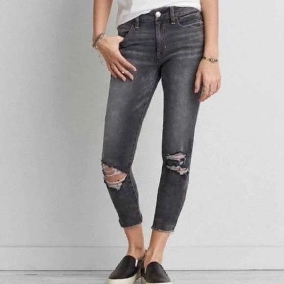 American Eagle Hi-Rise Jegging Crop Super Stretch Washed Black Ripped Knee - Picture 4 of 6